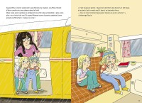 Anna Et Suzie Dansent Sous La Pluie