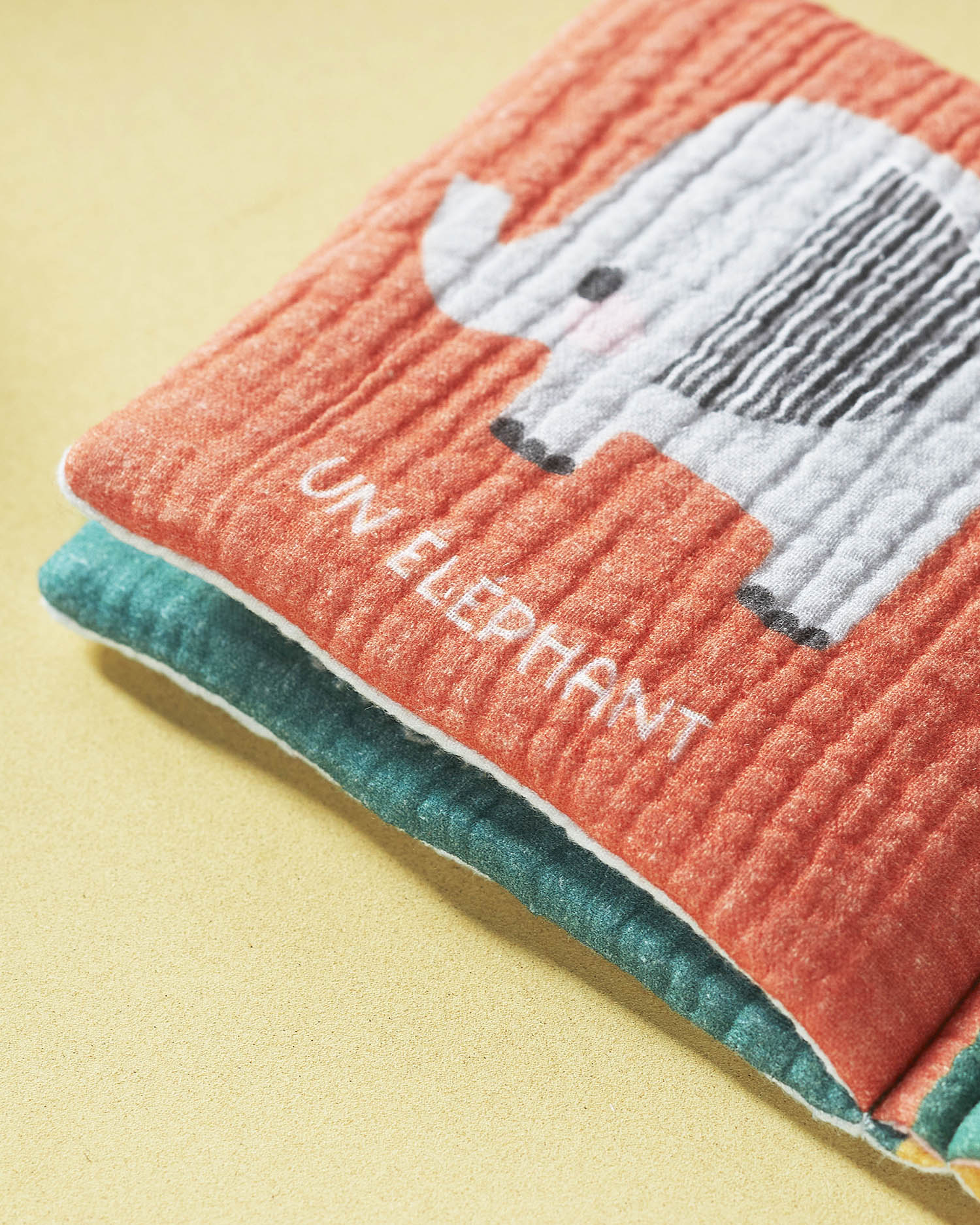 Mon Premier Livre Tissu En Lange - Les Couleurs Mon Premier Livre Tissu En Lange - Les Couleurs